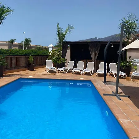 Puerto Santiago: Luxury 5-bedroom With Pool And Disabled Access Villa