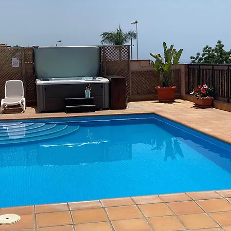 Puerto Santiago: Luxury 5-bedroom With Pool And Disabled Access Villa *