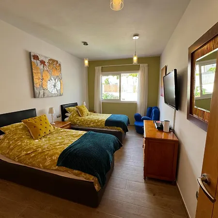 Villa Puerto Santiago: Luxury 5-bedroom With Pool And Disabled Access