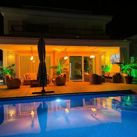 Puerto Santiago: Luxury 5-bedroom With Pool And Disabled Access Villa *