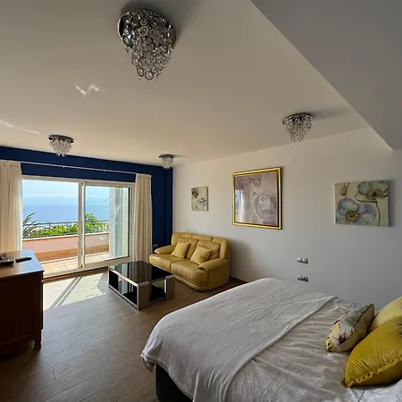 Puerto Santiago: Luxury 5-bedroom With Pool And Disabled Access Villa Puerto de Santiago (Tenerife)