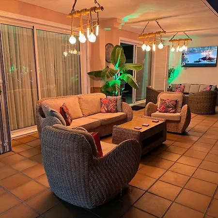 Puerto Santiago: Luxury 5-bedroom With Pool And Disabled Access Villa Puerto de Santiago (Tenerife)