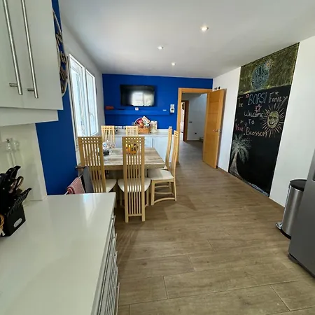 Puerto Santiago: Luxury 5-bedroom With Pool And Disabled Access Villa