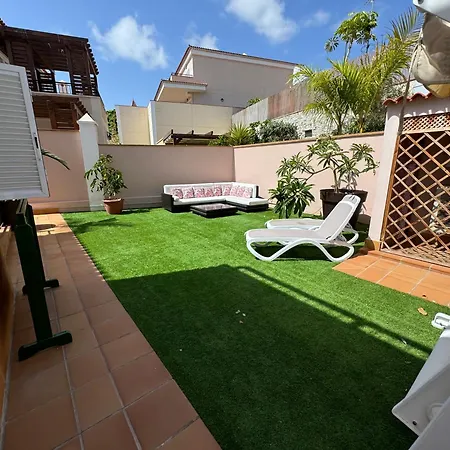 Villa Puerto Santiago: Luxury 5-bedroom With Pool And Disabled Access Puerto de Santiago (Tenerife)