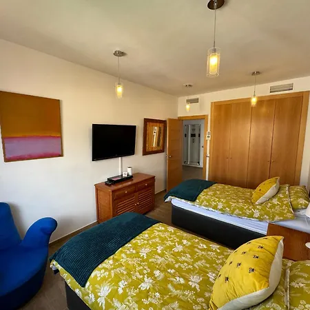 Villa Puerto Santiago: Luxury 5-bedroom With Pool And Disabled Access Puerto de Santiago (Tenerife)