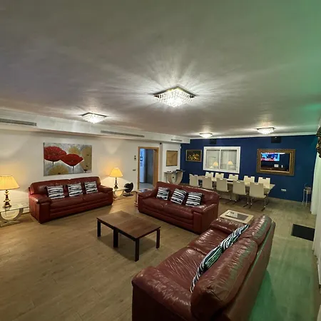 Puerto Santiago: Luxury 5-bedroom With Pool And Disabled Access Villa