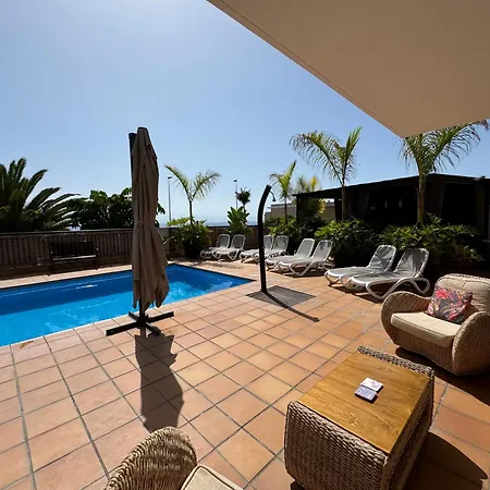 Puerto Santiago: Luxury 5-bedroom With Pool And Disabled Access Villa Puerto de Santiago (Tenerife)